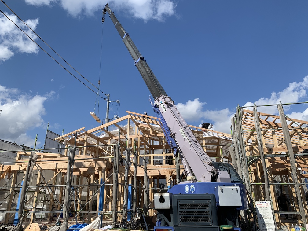 平屋　2階建て　木まま　新築住宅 上棟